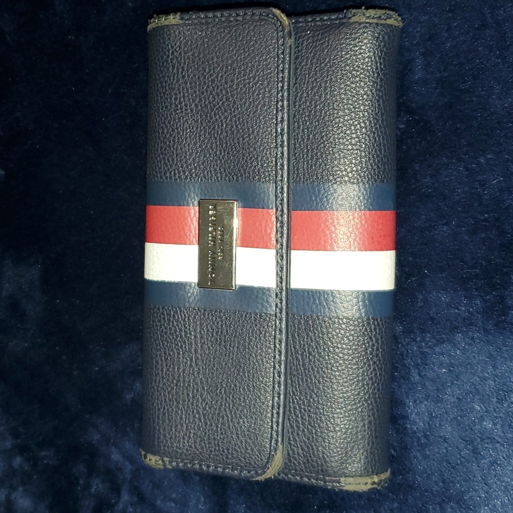Tommy Hilfiger Wallet Signature Red, White and Blue.